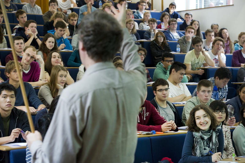 Lecturer in lecture theatre